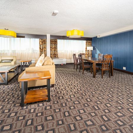 Holiday Inn Louisville East - Hurstbourne By Ihg Eksteriør billede