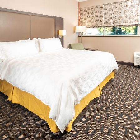 Holiday Inn Louisville East - Hurstbourne By Ihg Eksteriør billede
