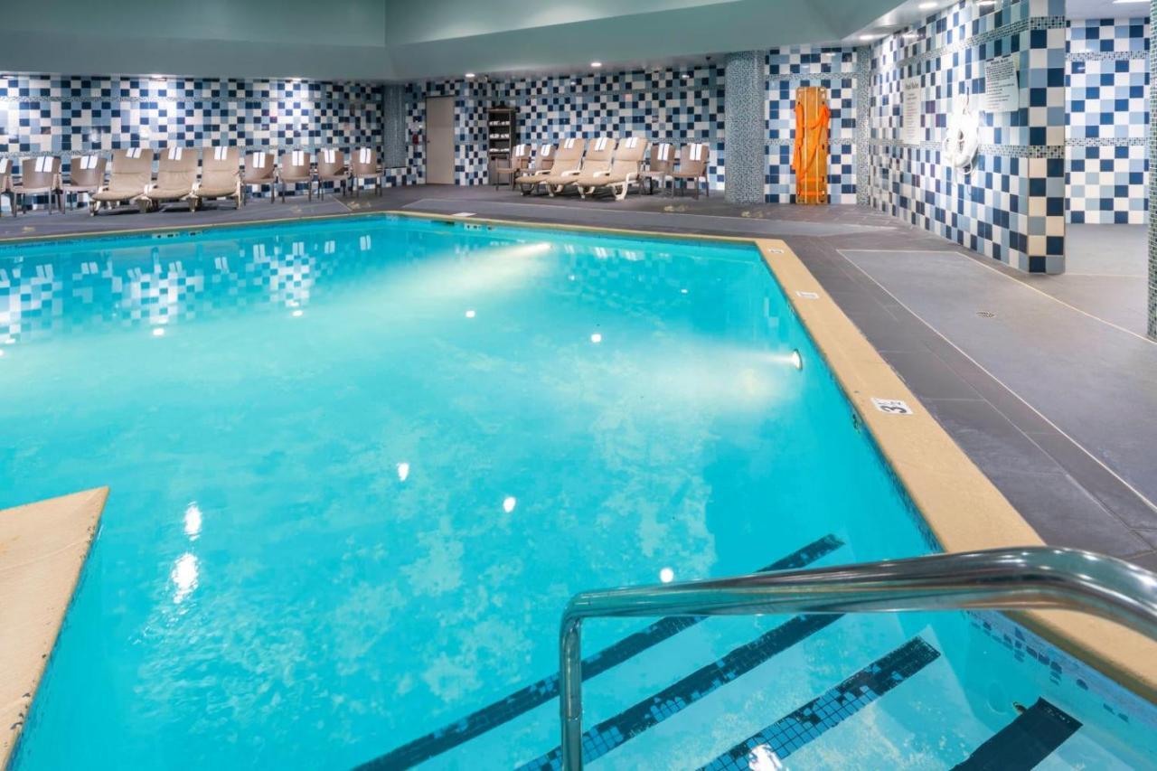 Holiday Inn Louisville East - Hurstbourne By Ihg Eksteriør billede