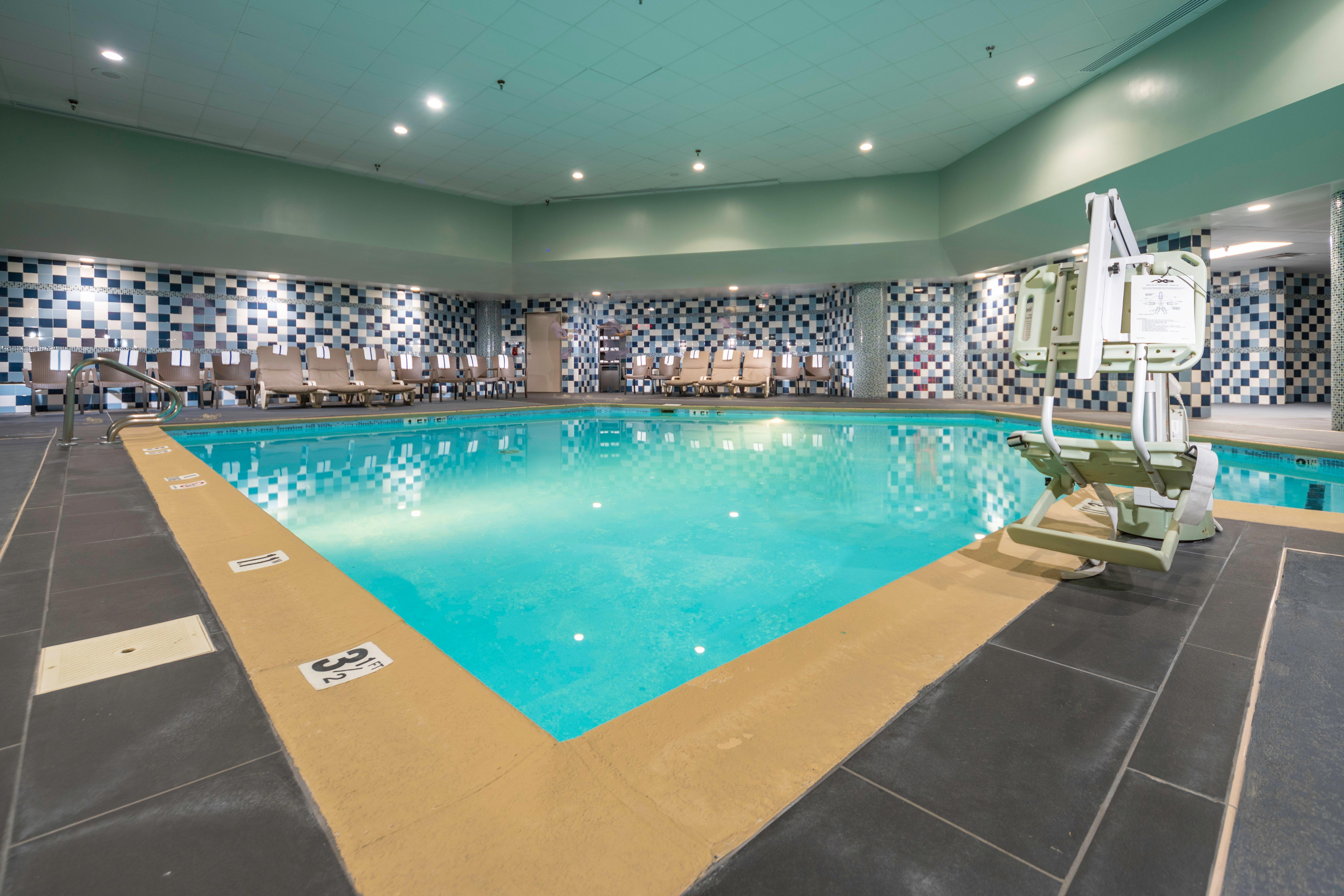 Holiday Inn Louisville East - Hurstbourne By Ihg Eksteriør billede