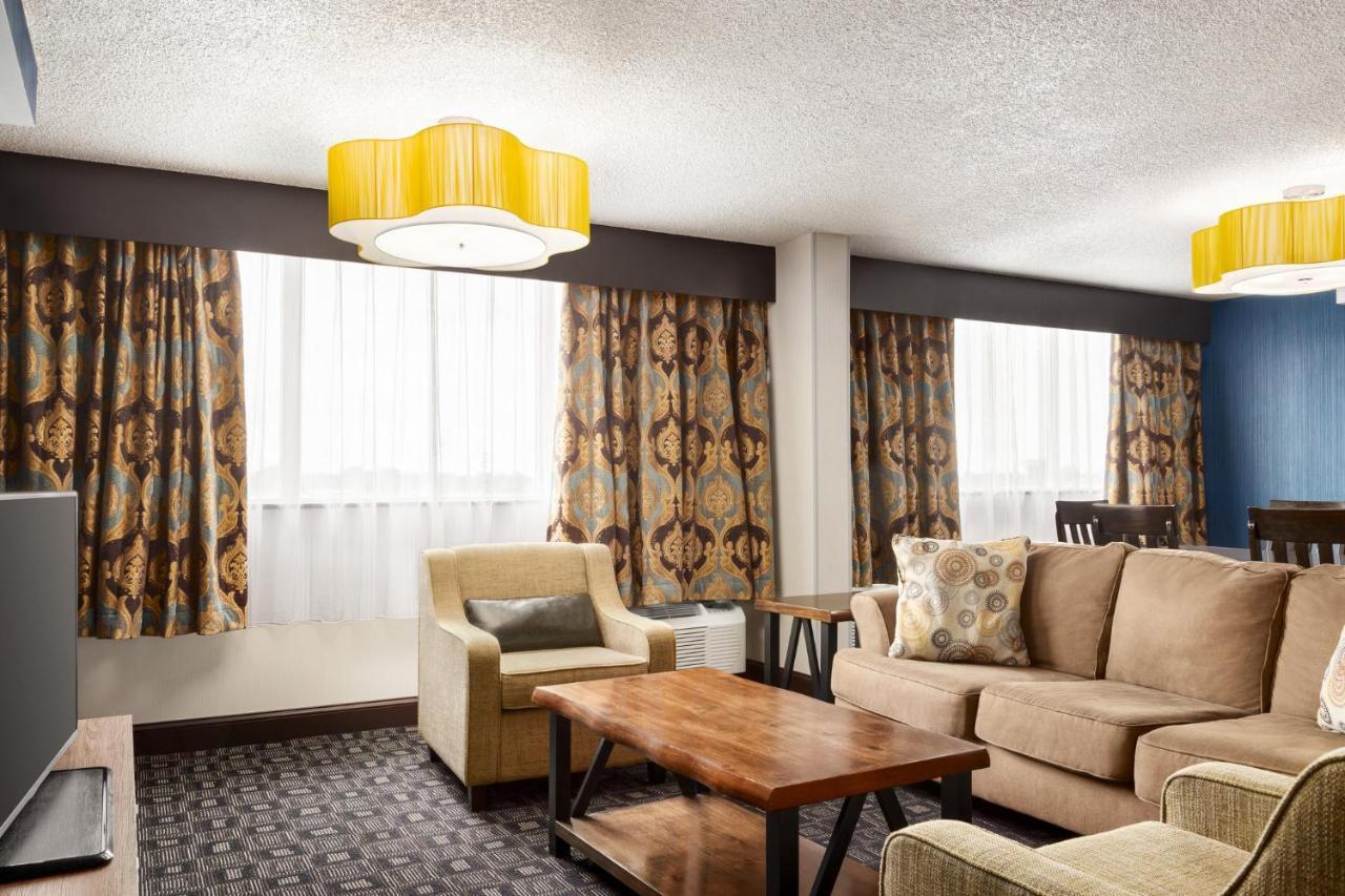 Holiday Inn Louisville East - Hurstbourne By Ihg Eksteriør billede