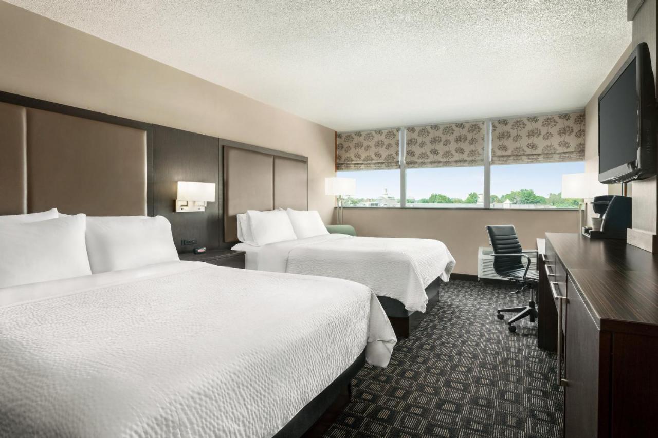 Holiday Inn Louisville East - Hurstbourne By Ihg Eksteriør billede