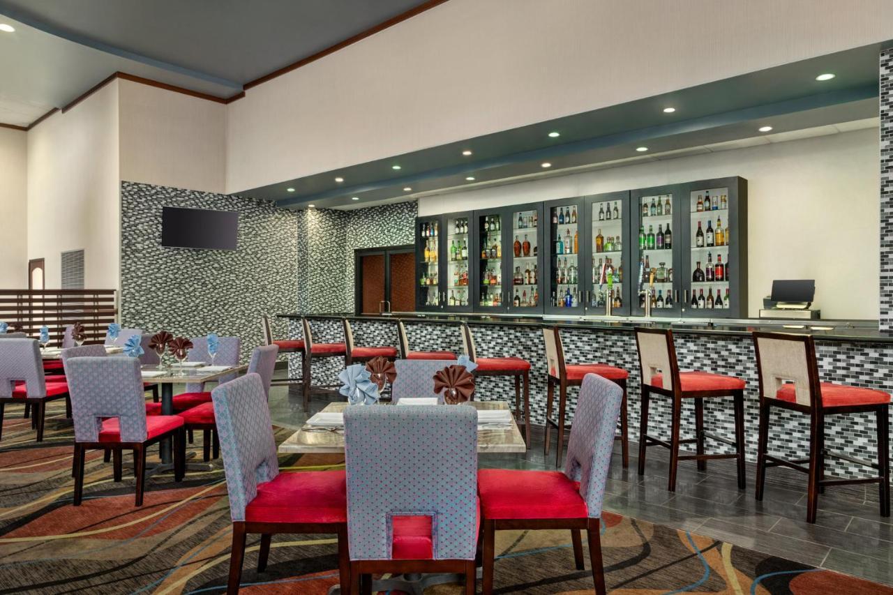 Holiday Inn Louisville East - Hurstbourne By Ihg Eksteriør billede