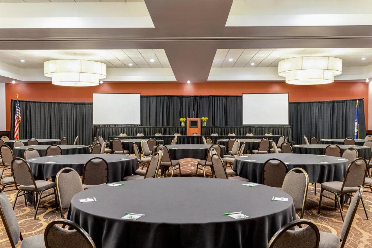 Holiday Inn Louisville East - Hurstbourne By Ihg Eksteriør billede