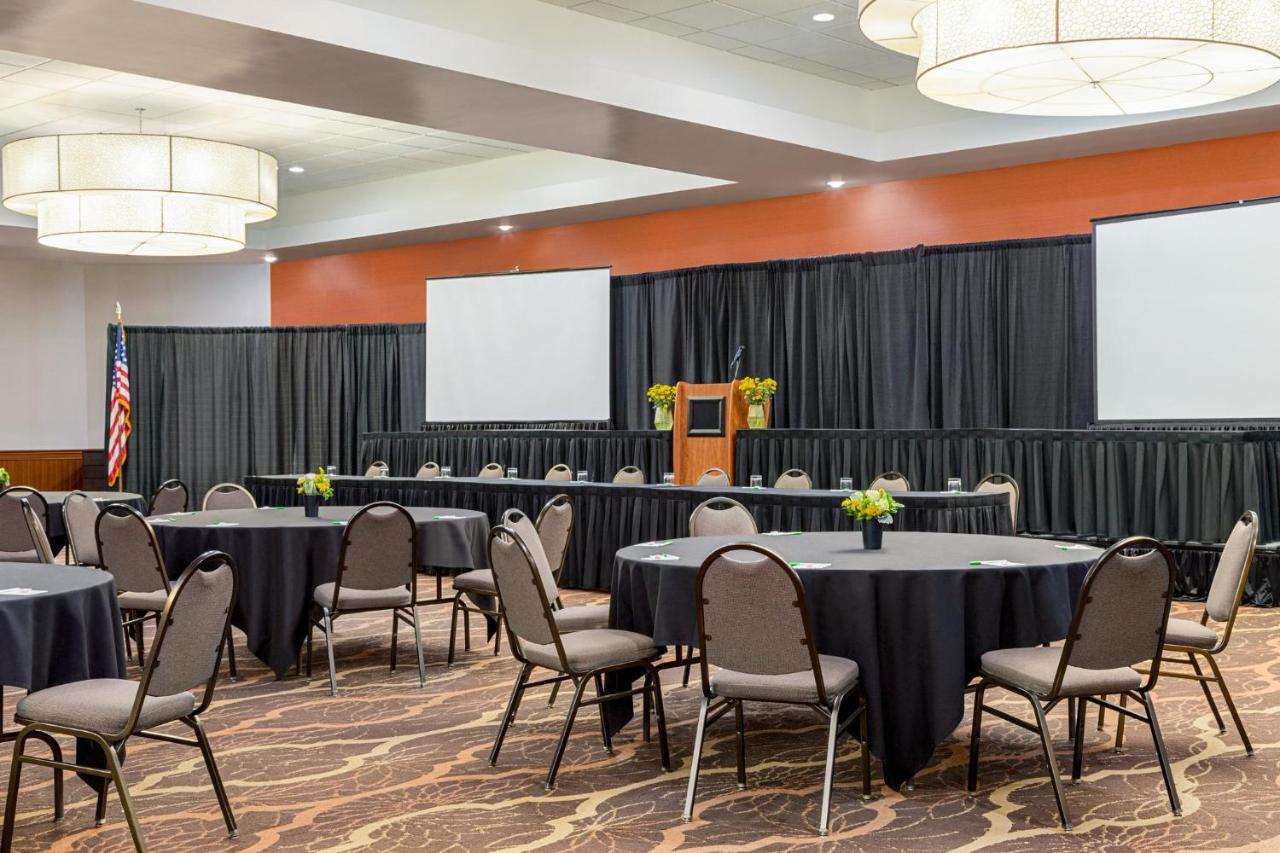 Holiday Inn Louisville East - Hurstbourne By Ihg Eksteriør billede