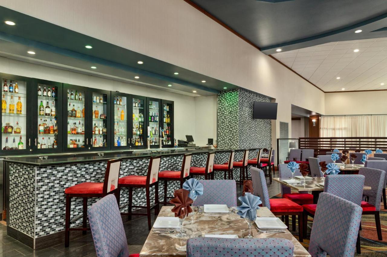 Holiday Inn Louisville East - Hurstbourne By Ihg Eksteriør billede