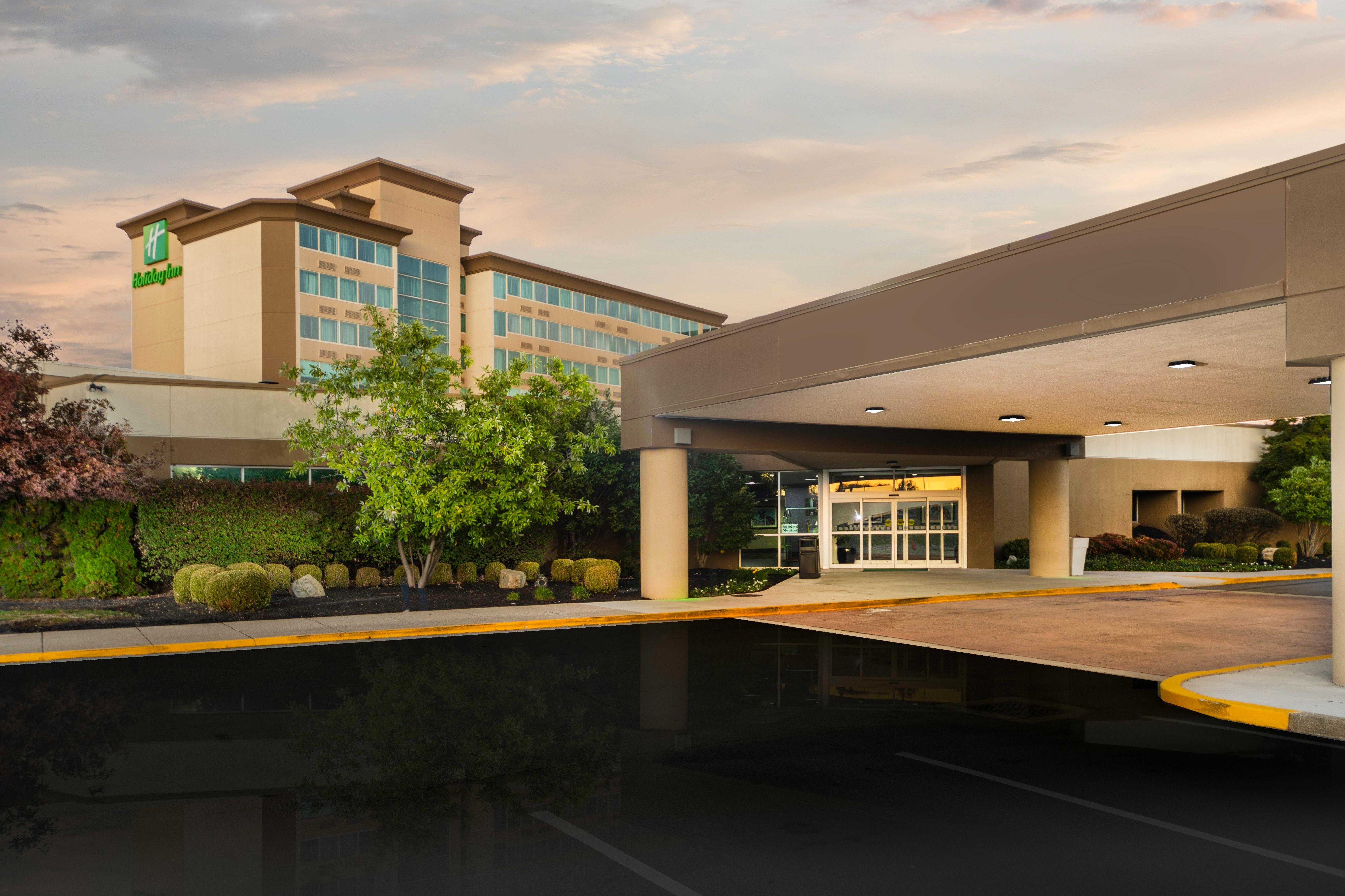 Holiday Inn Louisville East - Hurstbourne By Ihg Eksteriør billede