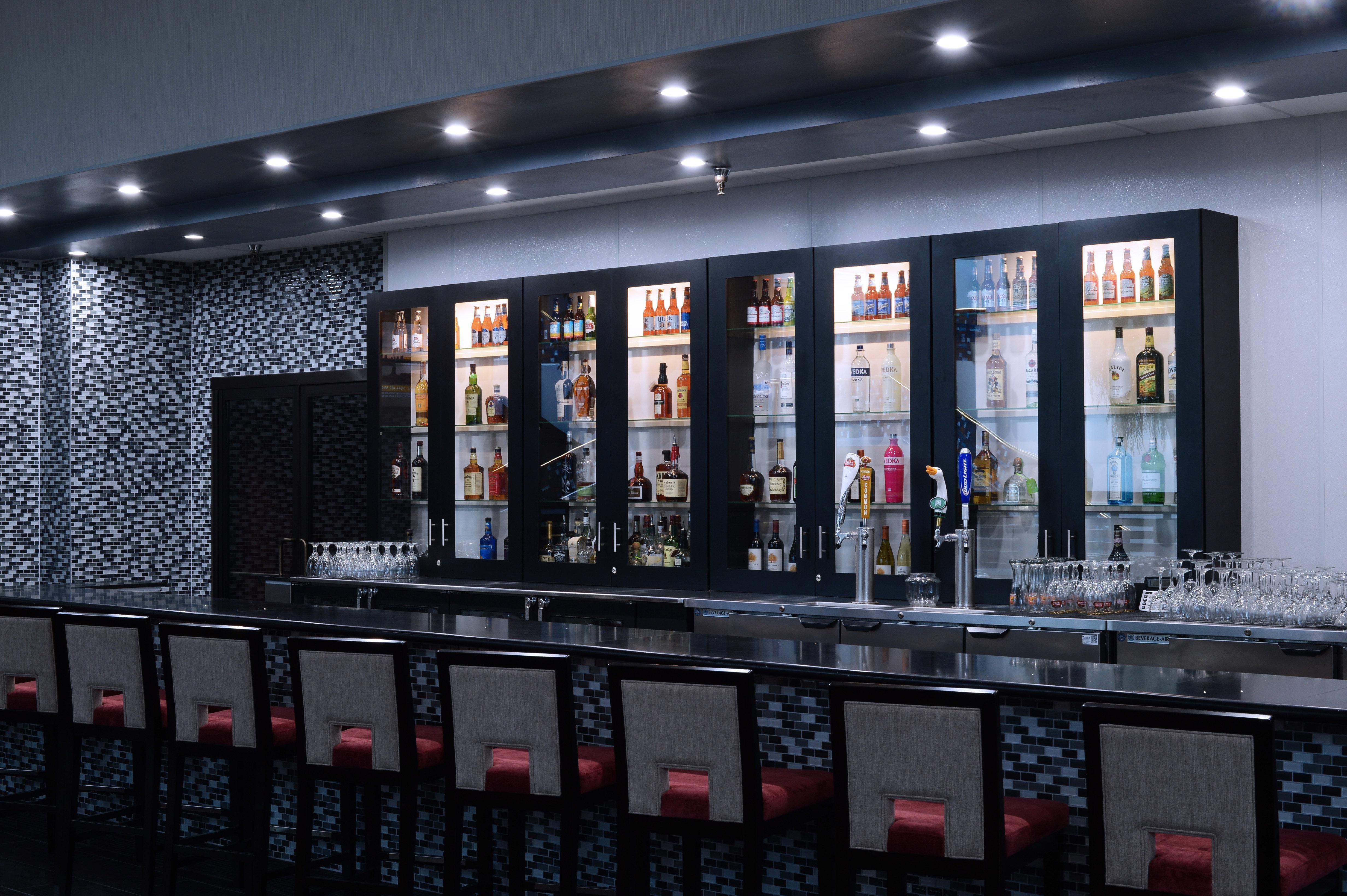 Holiday Inn Louisville East - Hurstbourne By Ihg Eksteriør billede