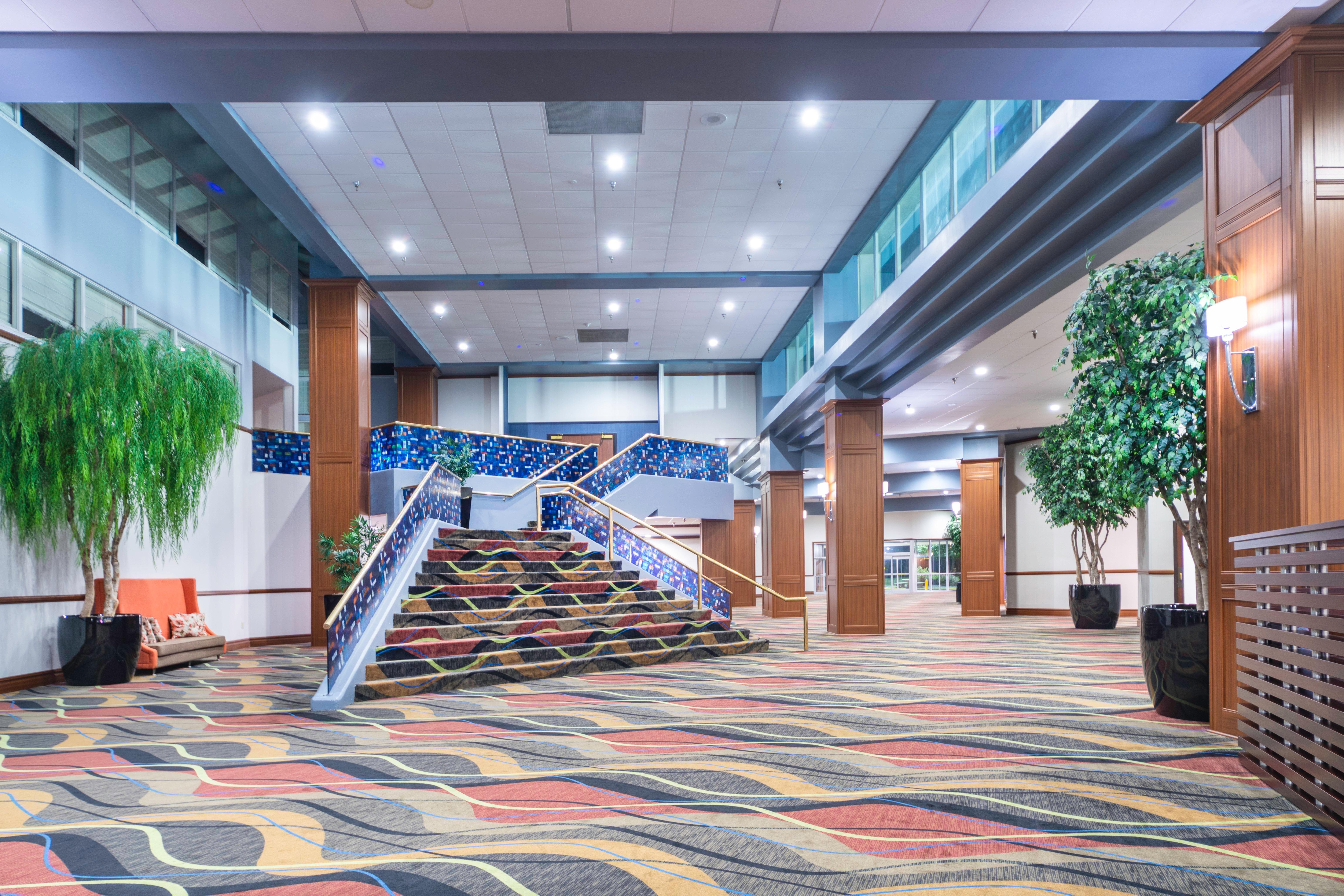Holiday Inn Louisville East - Hurstbourne By Ihg Eksteriør billede